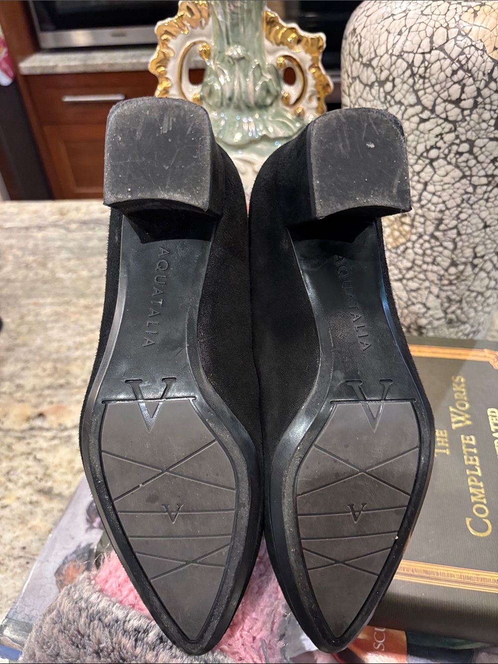 EUC Aquatalia Pasha 40mm Block Heel Pumps in Black Suede Sz 7.5 / EU 38 - Picture 12 of 13